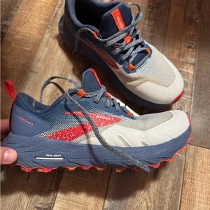 Brooks Cascadia 17 W 7.5